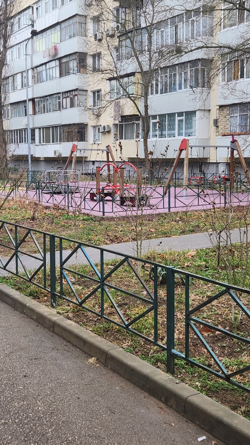 Продам уютную 1-комнатную квартиру в Керчи — 5-й этаж, тёплая и светлая, не угловая
Описание:
Город: Керчь
Тип: однокомнатная квартира
Этаж: 5 из 5
Дом: панельный
Уют и тепло: квартира теплая, светлая, с продуманной планировкой
Безопасность: лестничная площадка на три квартиры закрыта металлической 